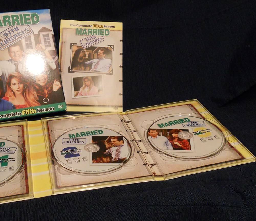 その他 Married With Children: Complete Fifth Season [DVD] Amazon.co.jp: Married With Children: Complete Fifth Season
